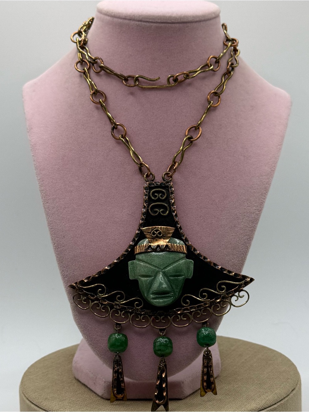 Vintage Mexico Mayan Aztec warrior  green jade Stone Tribal Pendant Necklace
